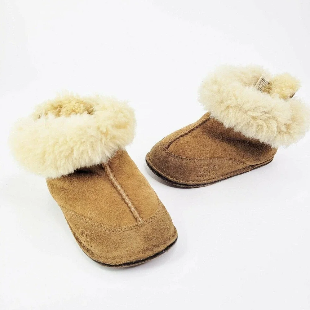 UGG Toddler Suede Bootie Unisex Chestnut Brown Size Medium 12-18 M Infant/Baby